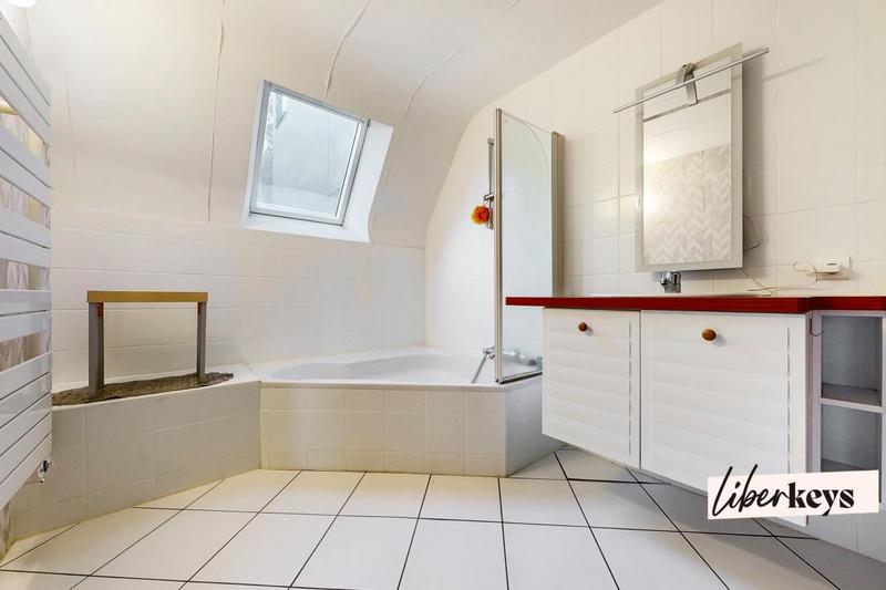 Propriété - 175 m² - 13 pièces
