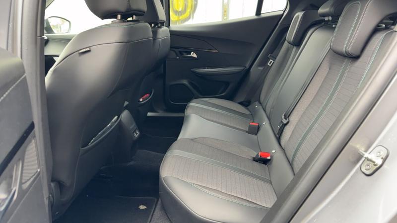 Peugeot 2008 1.2 PureTech 100 Eat6 Allure Pack