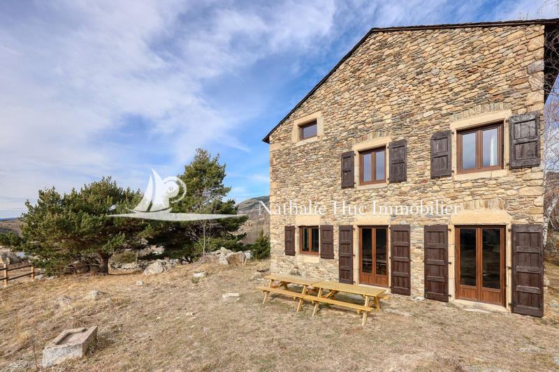 Maison - 210 m² - 8 pièces