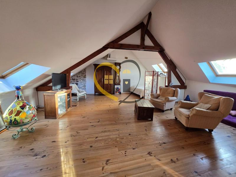 Maison - 180 m² - 5 pièces