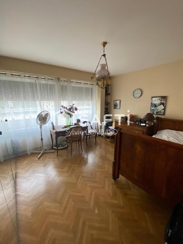 Appartement - 138 m² - 5 pièces