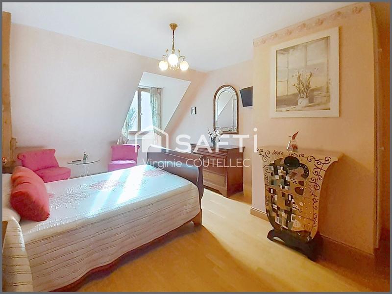 Maison - 254 m² - 12 pièces