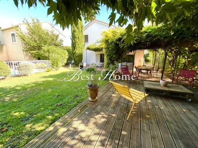 Maison - 230 m² - 9 pièces