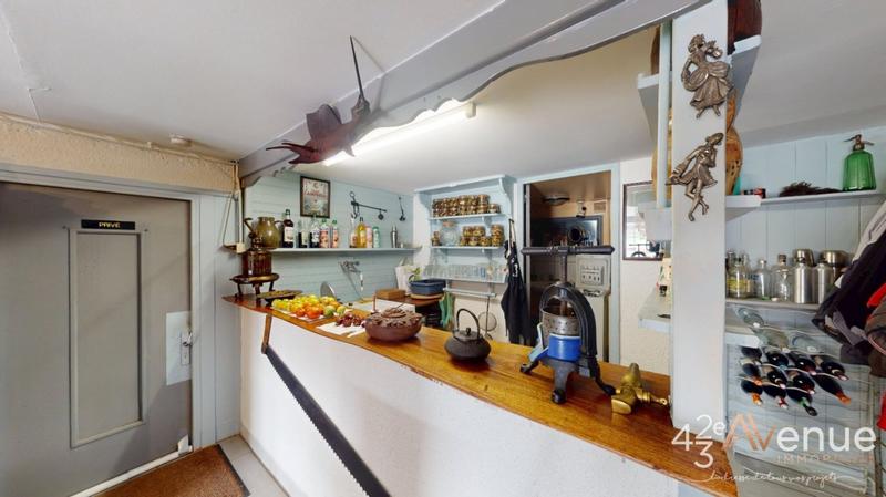 Maison - 201 m² - 5 pièces