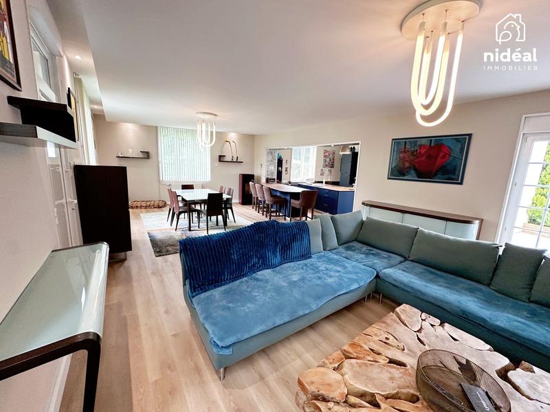 Maison - 280 m² - 7 pièces