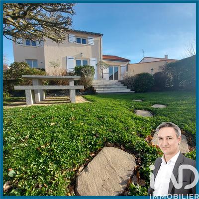 Maison - 131 m² - 8 pièces