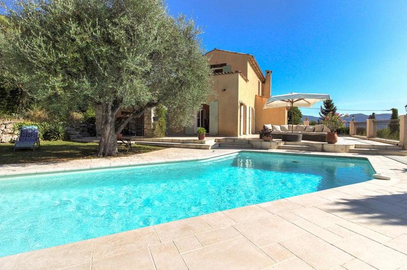 Villa - 250 m² - 7 pièces