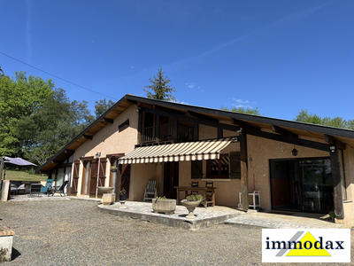 Maison traditionnelle - 250 m² - 6 pièces