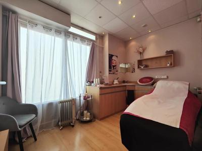 Beauté / Bien-être - 40 m² - 4 pièces