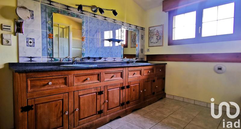 Maison - 288 m² - 8 pièces