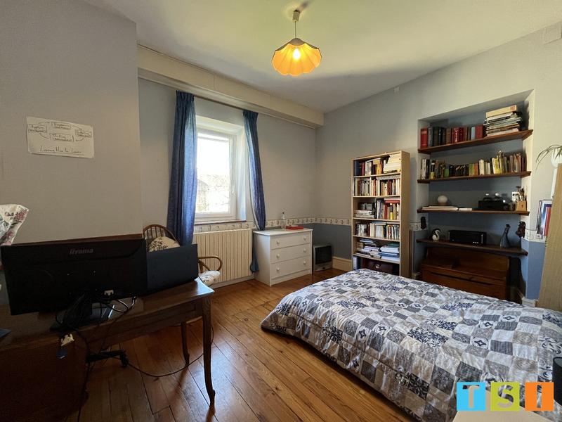 Immeuble mixte - 597 m²