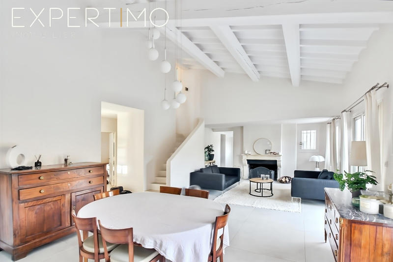 Villa - 200 m² - 6 pièces