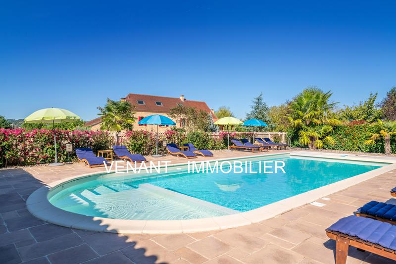 Villa - 457 m² - 16 pièces