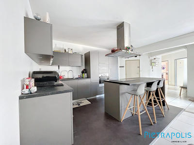 Appartement - 136 m² - 4 pièces
