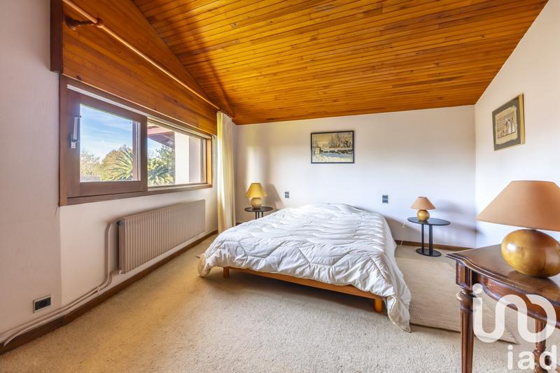 Maison - 300 m² - 6 pièces