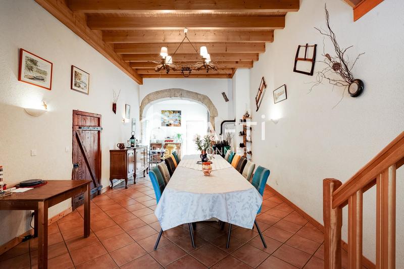 Maison - 548 m² - 16 pièces