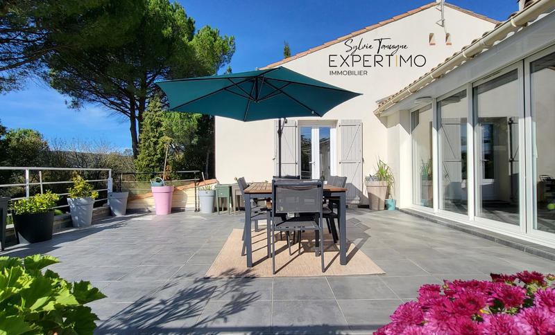 Maison - 305 m² - 11 pièces