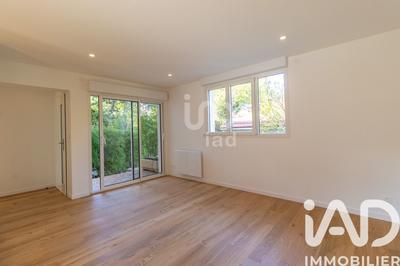 Maison de ville - 216 m² - 13 pièces