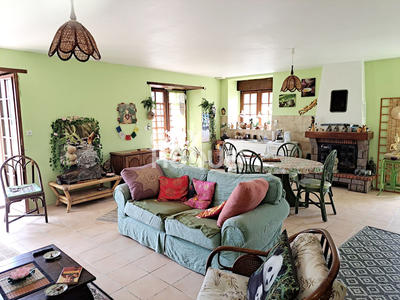 Maison - 230 m² - 8 pièces