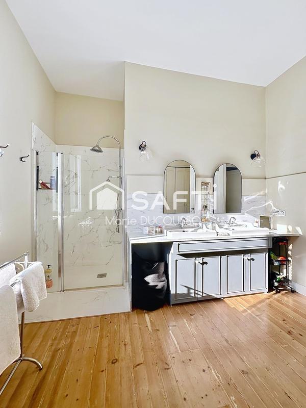 Maison de maîtres - 372 m² - 8 pièces