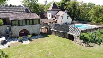 Maison - 250 m² - 10 pièces