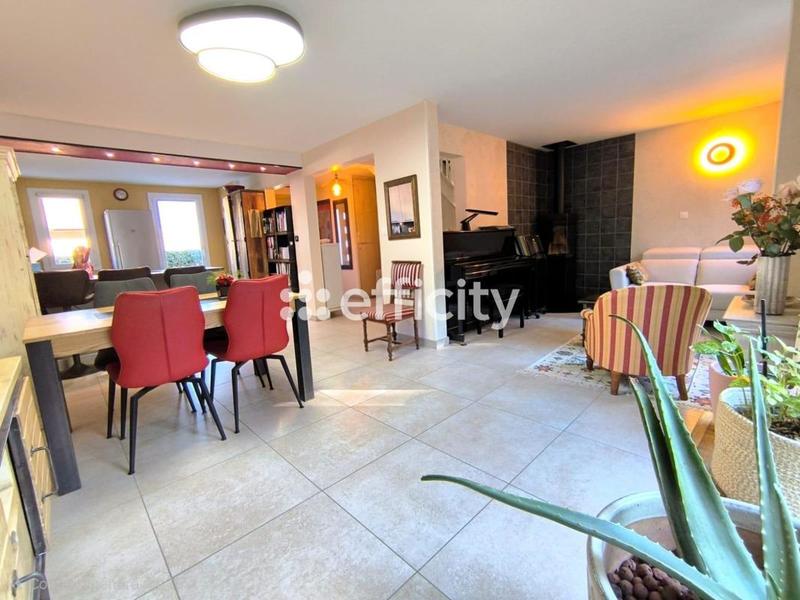 Maison - 96 m² - 4 pièces