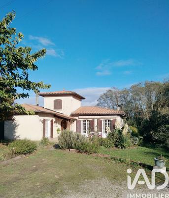 Maison - 140 m² - 5 pièces