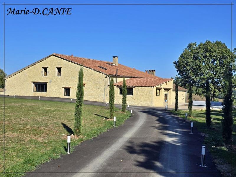 Propriété - 430 m² - 12 pièces