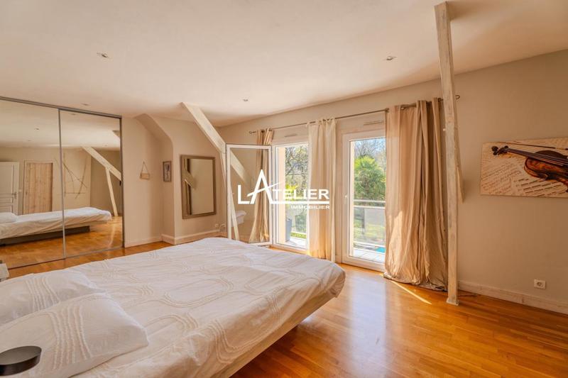 Villa - 283 m² - 9 pièces