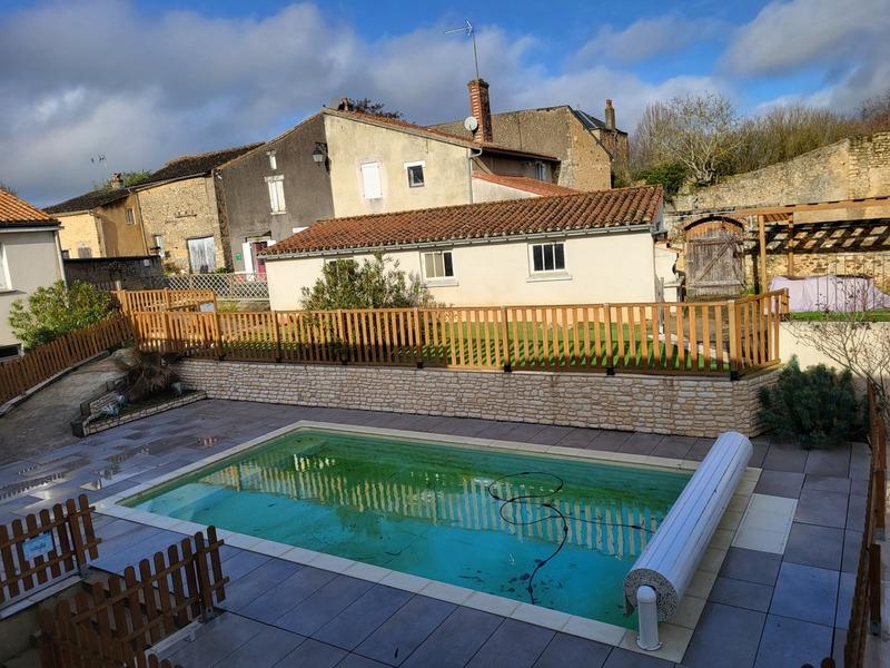 Immeuble - 1 079 m² - 46 pièces