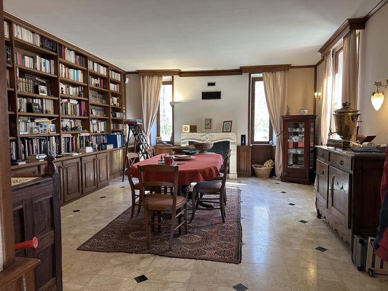 Propriété - 540 m² - 17 pièces