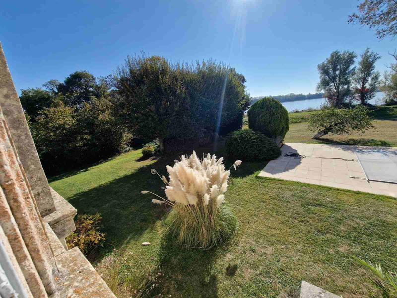 Propriété - 353 m² - 11 pièces