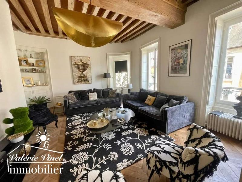 Appartement - 146 m² - 7 pièces