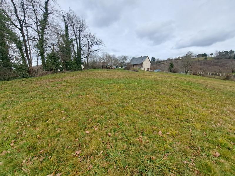 Terrain constructible - 3 280 m²