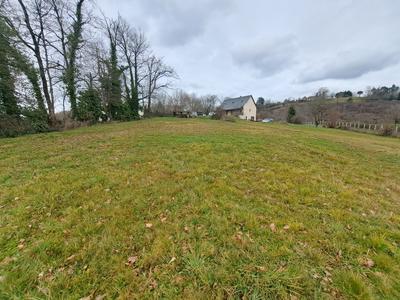 Terrain constructible - 3 280 m²