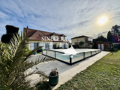 Maison - 180 m² - 7 pièces