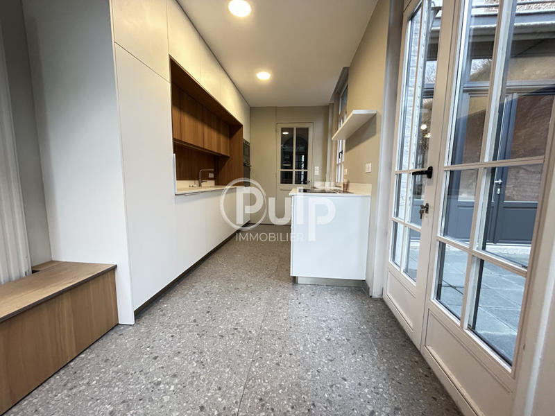 Propriété - 213 m² - 7 pièces
