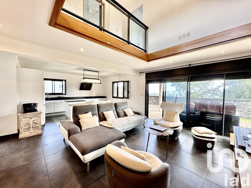 Maison - 163 m² - 6 pièces