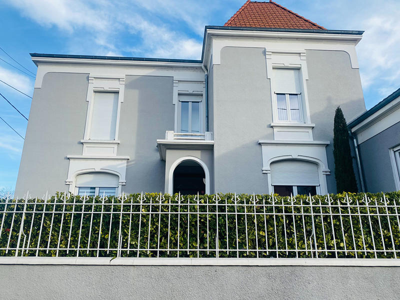 Maison - 220 m² - 8 pièces