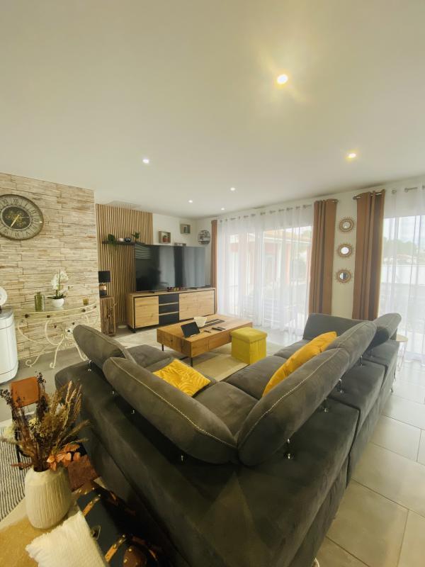 Villa - 233 m² - 9 pièces