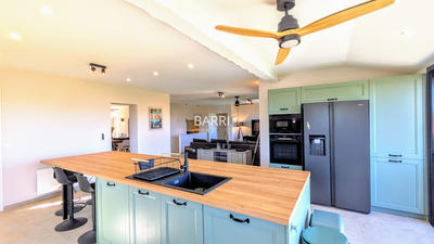 Villa - 280 m² - 9 pièces