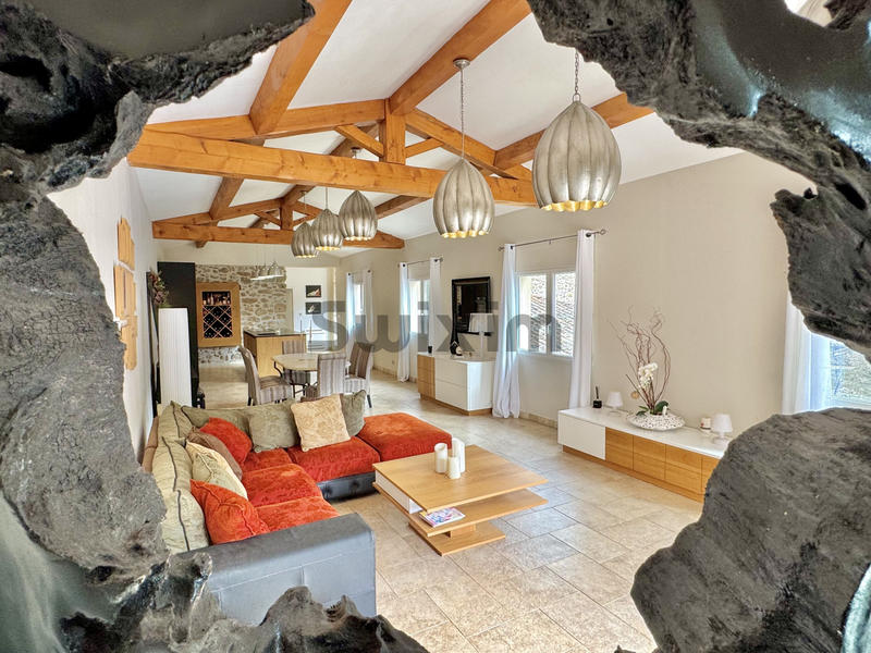 Mas - 220 m² - 5 pièces