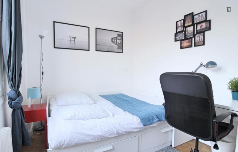 Chambre - 11 m² - 4 pièces