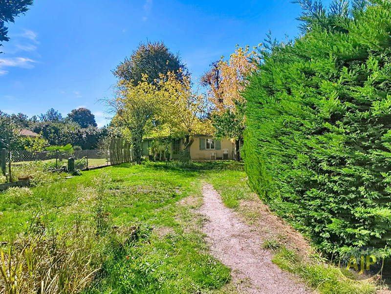 Maison - 240 m² - 6 pièces