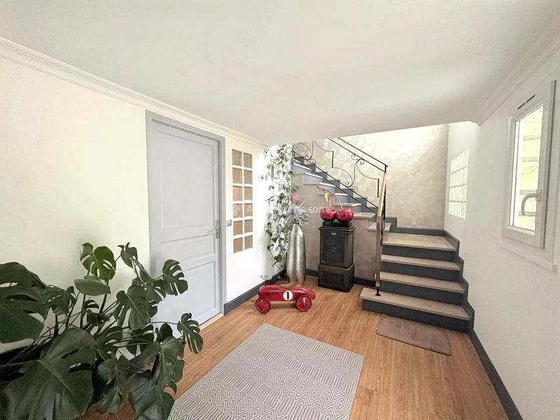 Maison - 175 m² - 5 pièces