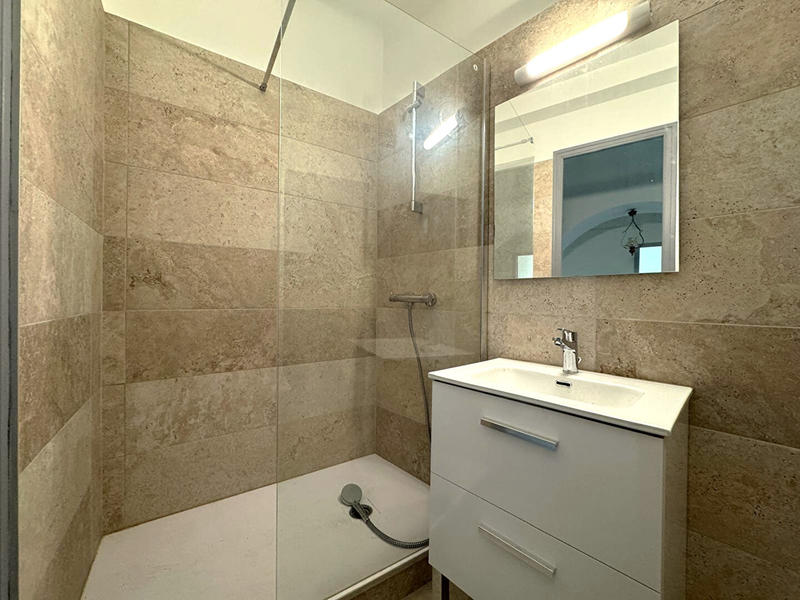 Immeuble - 178 m² - 9 pièces