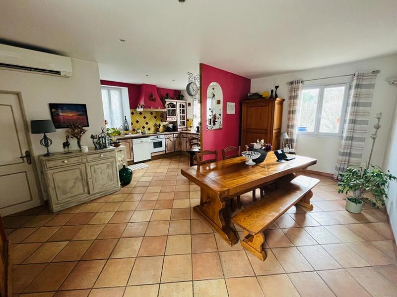 Maison - 184 m² - 7 pièces