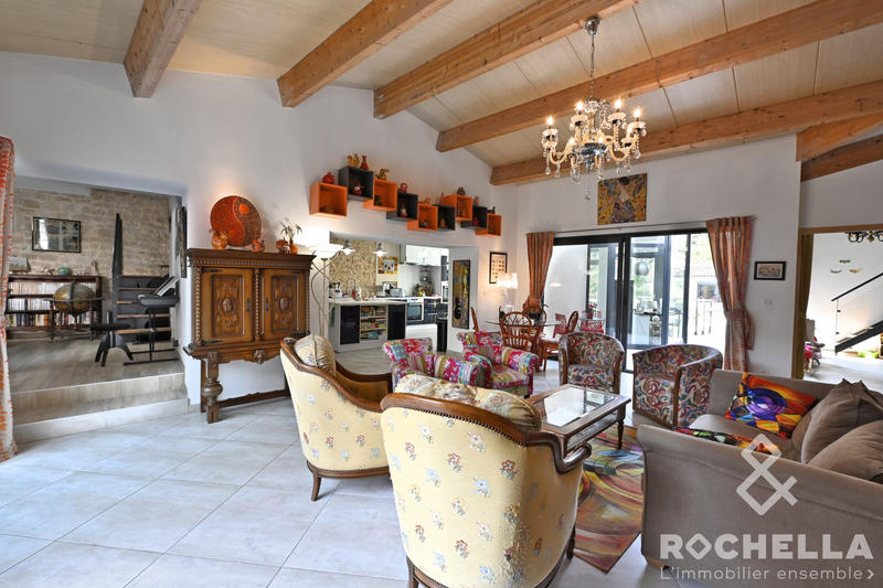 Maison contemporaine - 269 m² - 8 pièces