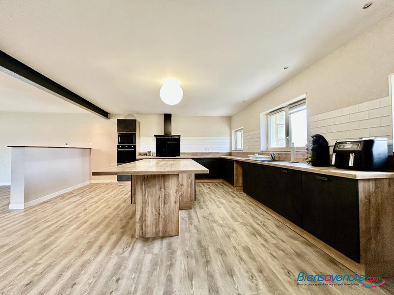 Maison ancienne - 199 m² - 6 pièces