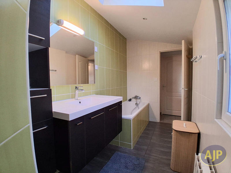 Maison - 106 m² - 4 pièces